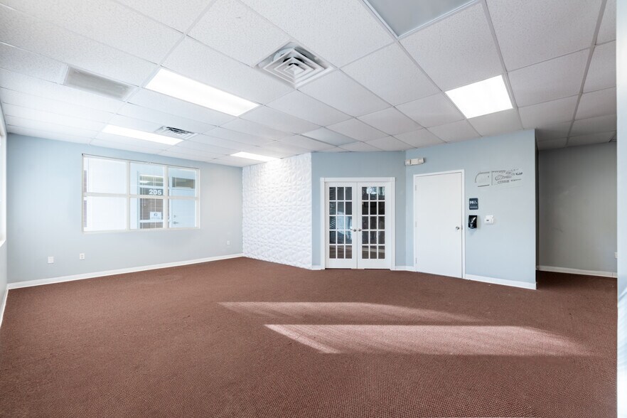 More Photos Of 540 NW University, Port Saint Lucie Office Residential For Sale