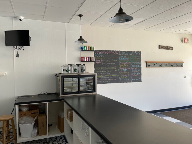 More Photos Of 667 Prentice St, Granite Falls Storefront For Sale
