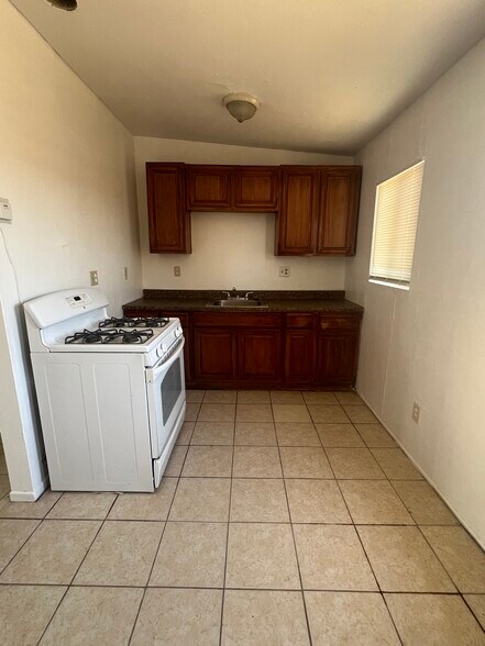 More Photos Of 29867 N 1st St, Barstow Apartments For Sale