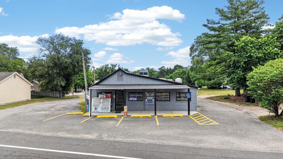 Primary Photo Of 105 Whiteleysburg Rd, Greensboro Convenience Store For Sale