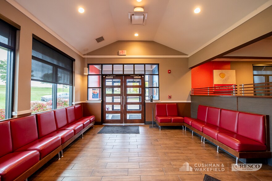 More Photos Of 2190 Walker Lake Rd, Ontario Restaurant For Lease