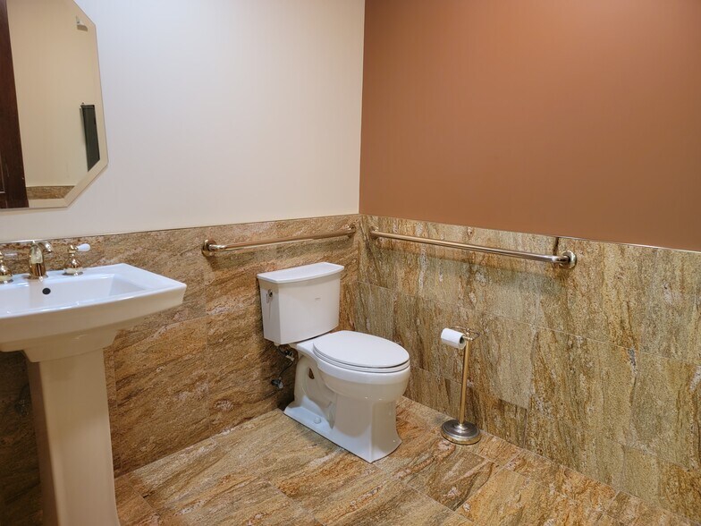 More Photos Of 14489 John Humphrey Dr, Orland Park Medical For Sale