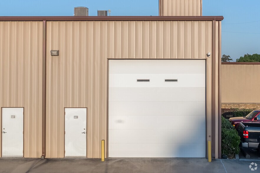 More Photos Of 4115 Kreinhop Rd, Spring Industrial For Sale