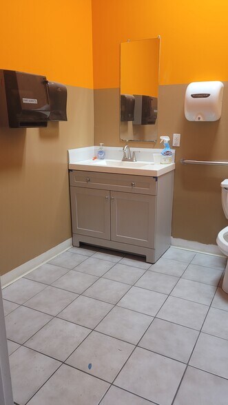 More Photos Of 200 Albany Ave, Freeport Distribution For Lease