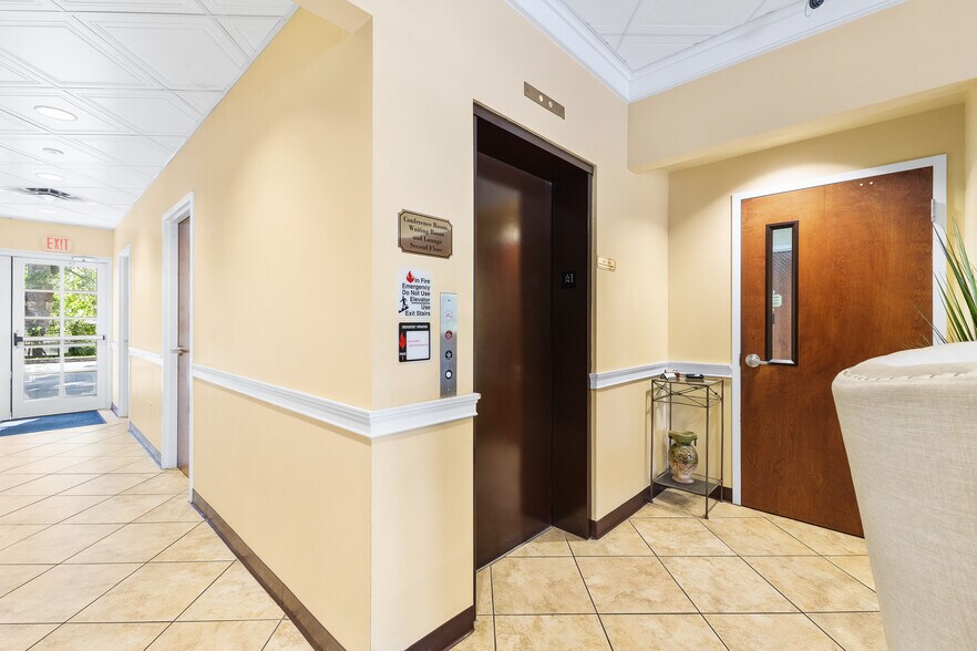 More Photos Of 467 Lake Howell Rd, Maitland Medical For Lease