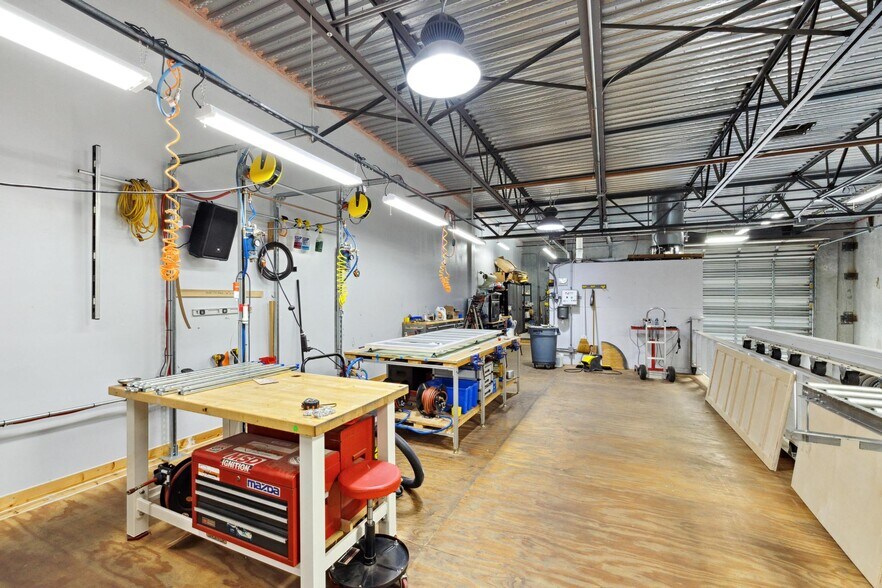 More Photos Of 3700-3718 SW 30th Ave, Fort Lauderdale Warehouse For Sale