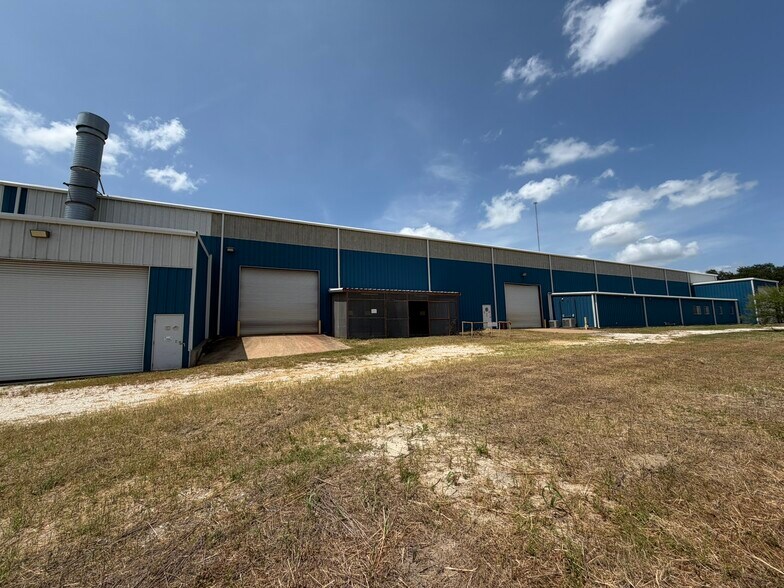 More Photos Of 5808 Fm 3455 Rd, Navasota Manufacturing For Lease