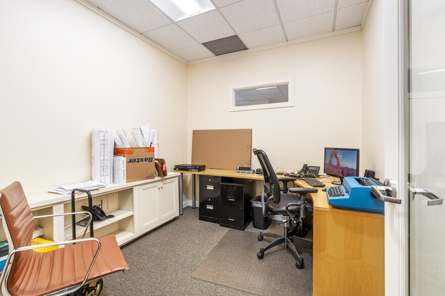 More Photos Of 125 Lincoln Ave, Santa Fe Office For Lease