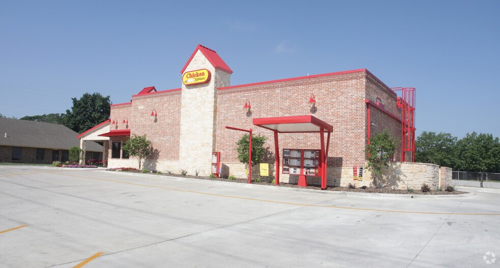 More Photos Of 1606 E Cooper St, Arlington Restaurant For Sale