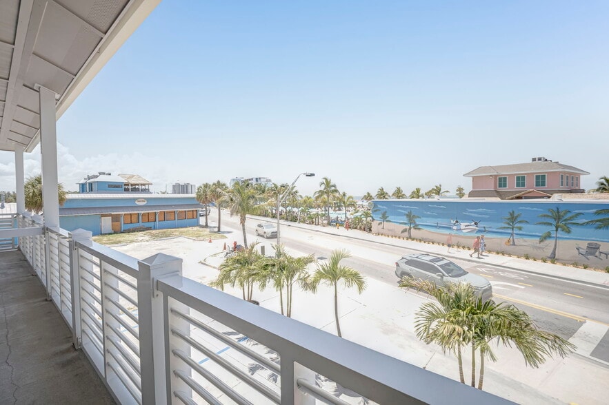 More Photos Of 1161-1165 Estero Blvd, Fort Myers Storefront Retail Residential For Sale