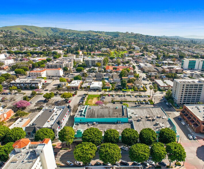 More Photos Of 7036-7058 Greenleaf Ave, Whittier Storefront For Sale