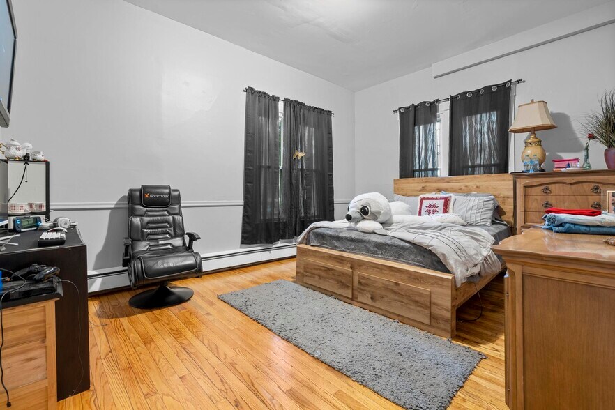 More Photos Of 99 Galpin St, Naugatuck Apartments For Sale