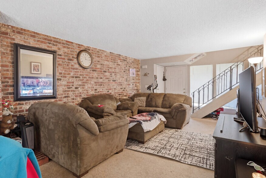 More Photos Of 14506 NE 6th Pl, Bellevue Apartments For Sale