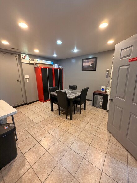 More Photos Of 19850 Burnham Ave, Lynwood Specialty For Sale