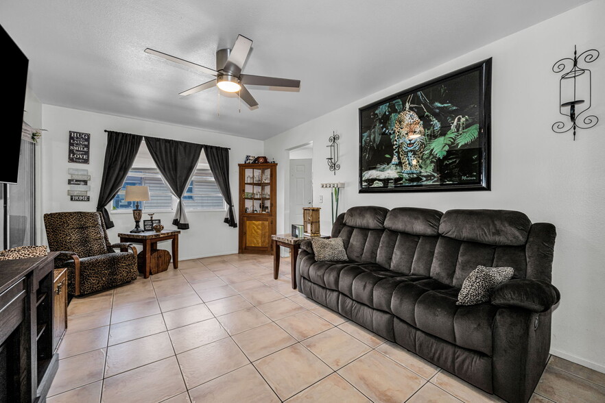 More Photos Of 1231 Illinois Ave, Palm Harbor Apartments For Sale