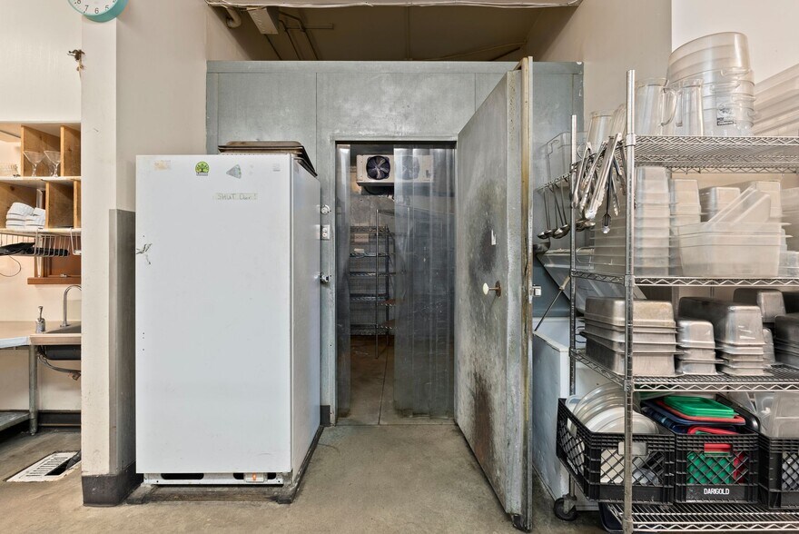 More Photos Of 102 S 1st Ave, Sandpoint Storefront Retail Office For Sale