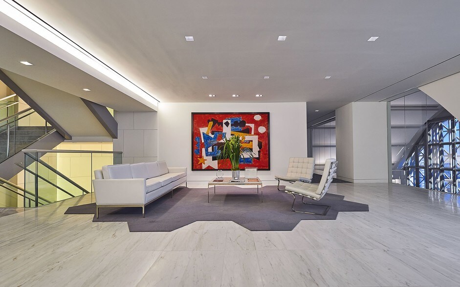 More Photos Of 1717 Main St, Dallas Office For Lease