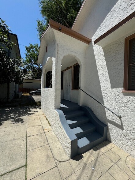More Photos Of 445 S Chicago St, Los Angeles Apartments For Sale