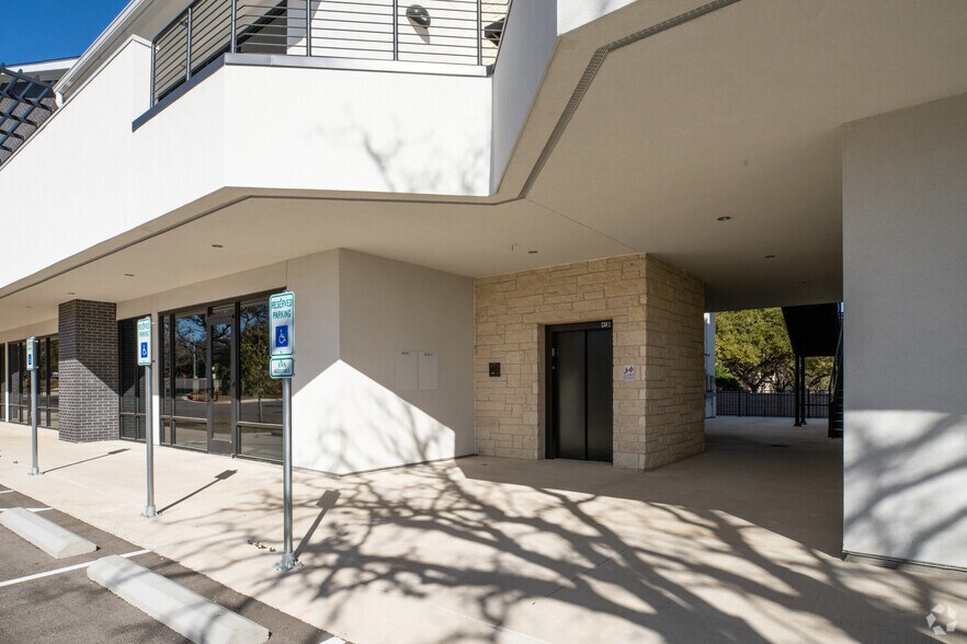 More Photos Of 120 S Lakeline Blvd, Cedar Park Medical For Sale