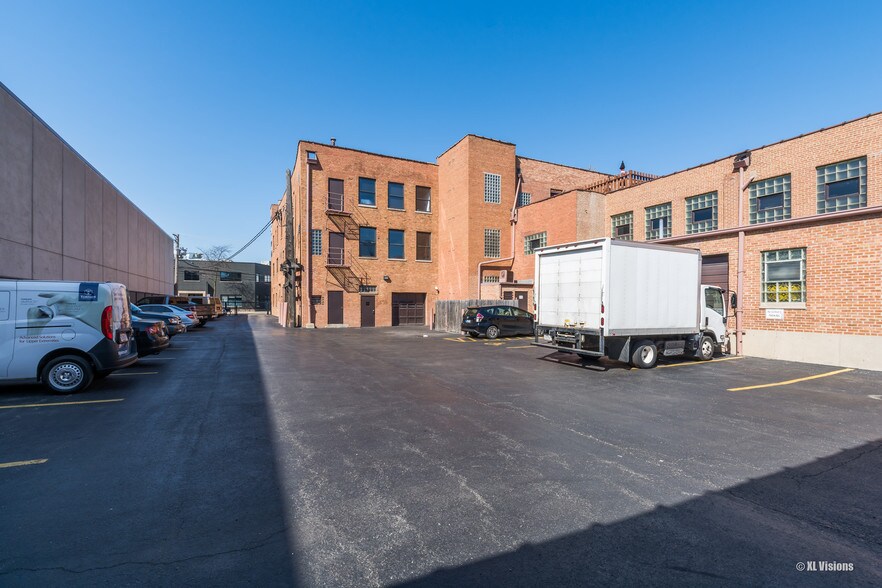 More Photos Of 1229 N North Branch St, Chicago Light Manufacturing For Lease