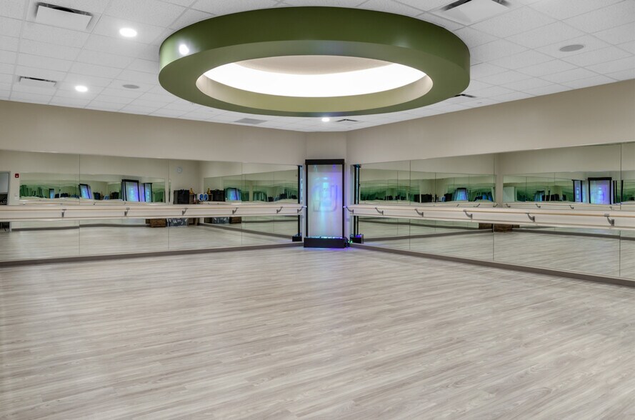 More Photos Of 473 E Washington St, North Attleboro General Retail For Sale