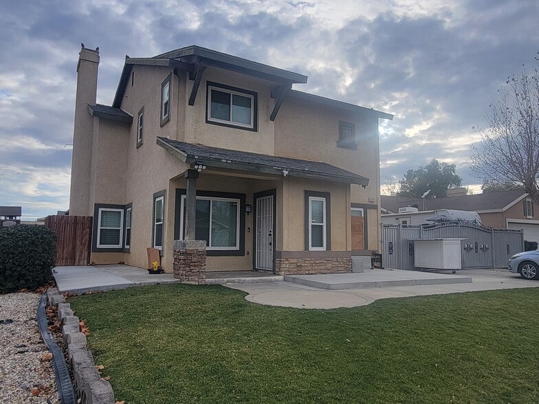 Primary Photo Of 14727 Honeysuckle St, Victorville Multifamily For Sale