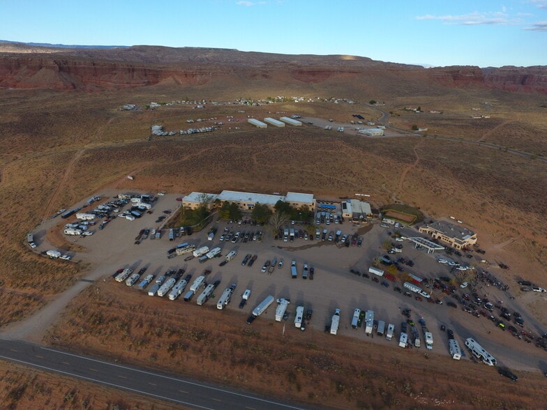 More Photos Of MM 28 Highway 276 Lodge, Lake Powell Hotel For Sale