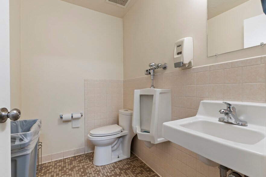 More Photos Of 333 N 300 W, Salt Lake City Loft Creative Space For Lease