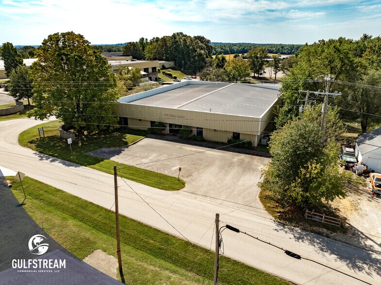 More Photos Of 5620 Old 54 hwy, Philpot Warehouse For Lease