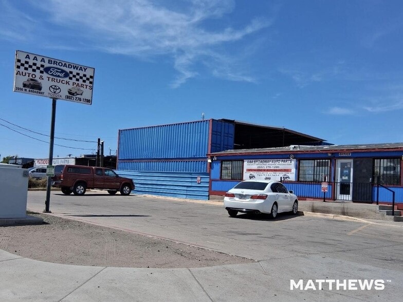 More Photos Of 2002 Broadway rd, Phoenix Contractor Storage Yard For Lease