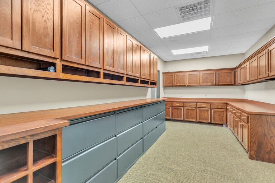 More Photos Of 3121 S Lakeside Dr, Oklahoma City Industrial For Sale