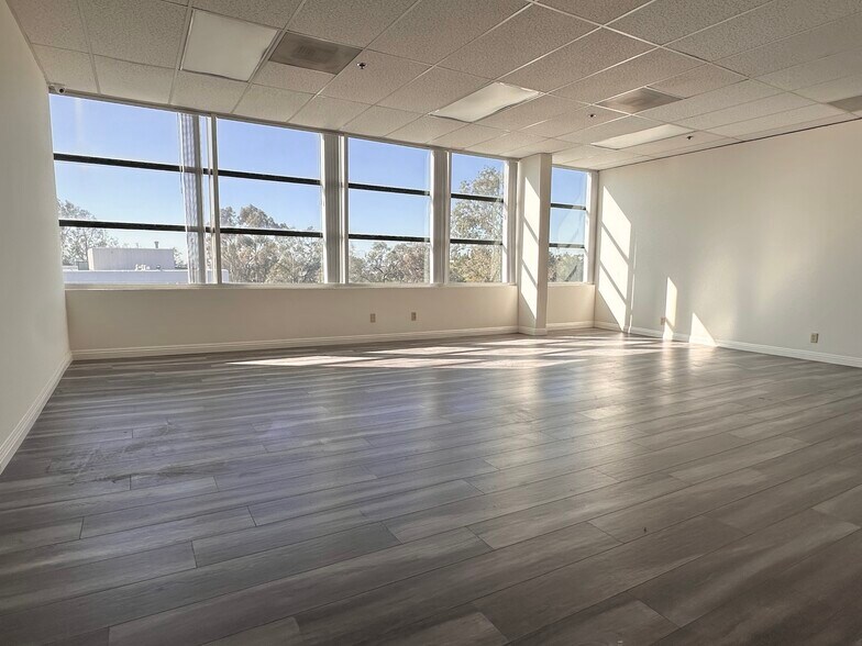 More Photos Of 1111 Corporate Center Dr, Monterey Park Loft Creative Space For Sale
