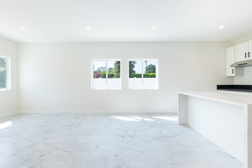 More Photos Of 8004 Shirley Ave, Reseda Multifamily For Sale