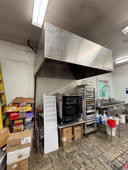 More Photos Of 1320 E Main St, Meriden Restaurant For Sale