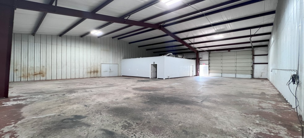 More Photos Of 2321 N Masch Branch Rd, Denton Warehouse For Lease