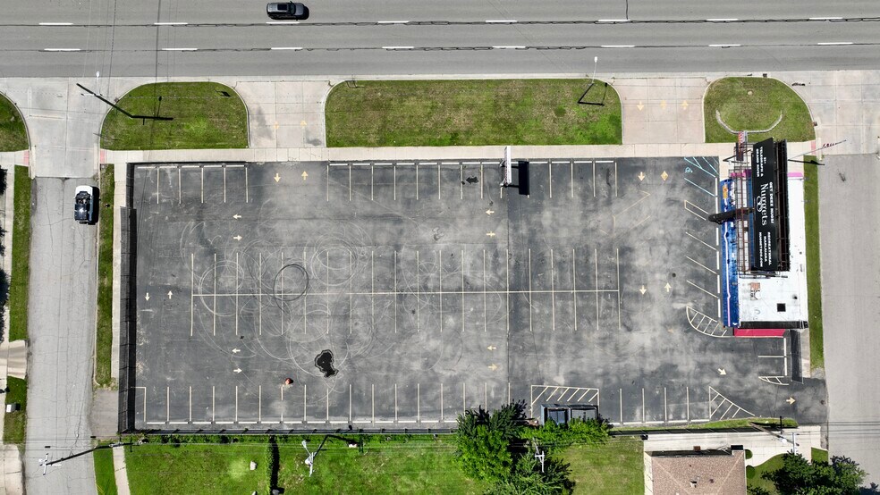 More Photos Of 16550-16512 Telegraph Rd, Detroit General Retail For Sale