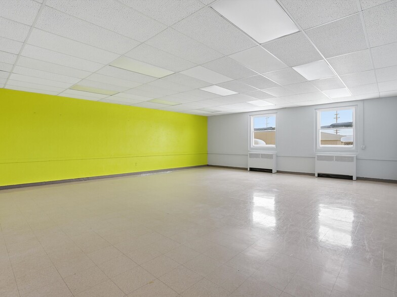 More Photos Of 5640 Williams Lake Rd, Waterford Township Light Manufacturing For Sale