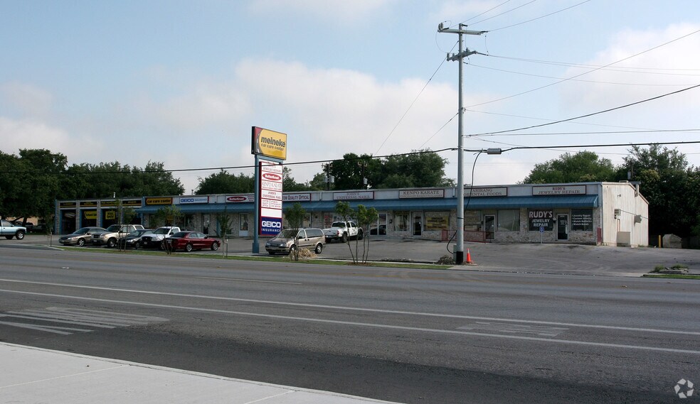More Photos Of 1626-1632 Pat Booker Rd, Universal City Storefront For Lease