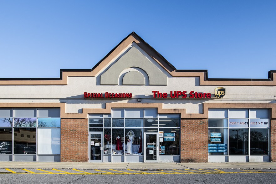More Photos Of 982-986 Main St, Fishkill Unknown For Lease