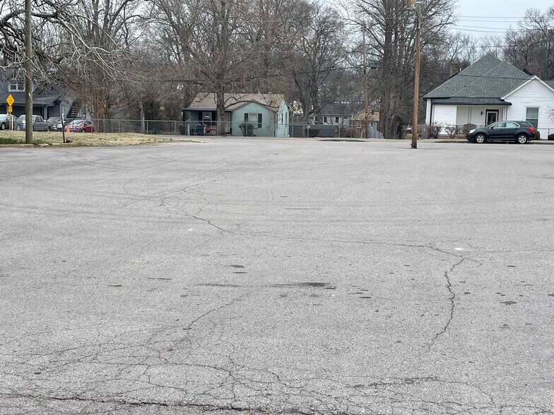 More Photos Of 904 Gallatin Ave, Nashville General Retail For Lease