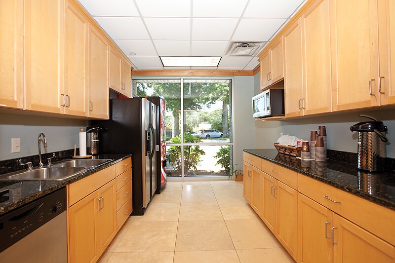 More Photos Of 2018 Eastwood Rd, Wilmington Office For Lease
