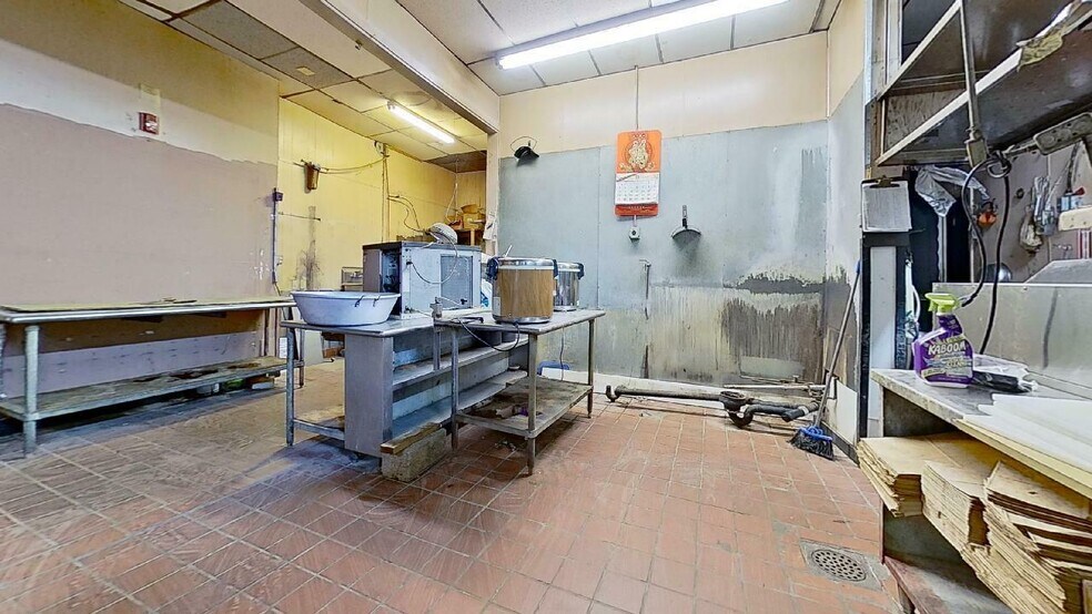 More Photos Of 95 Lake St, Gilford Restaurant For Sale