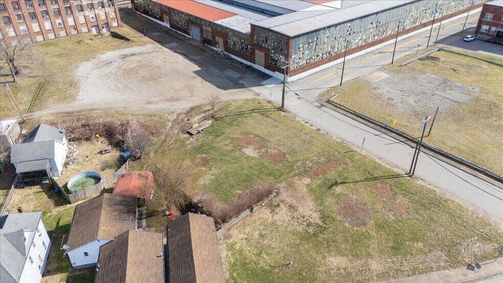 More Photos Of 625 Depot St, Parkersburg Warehouse For Sale