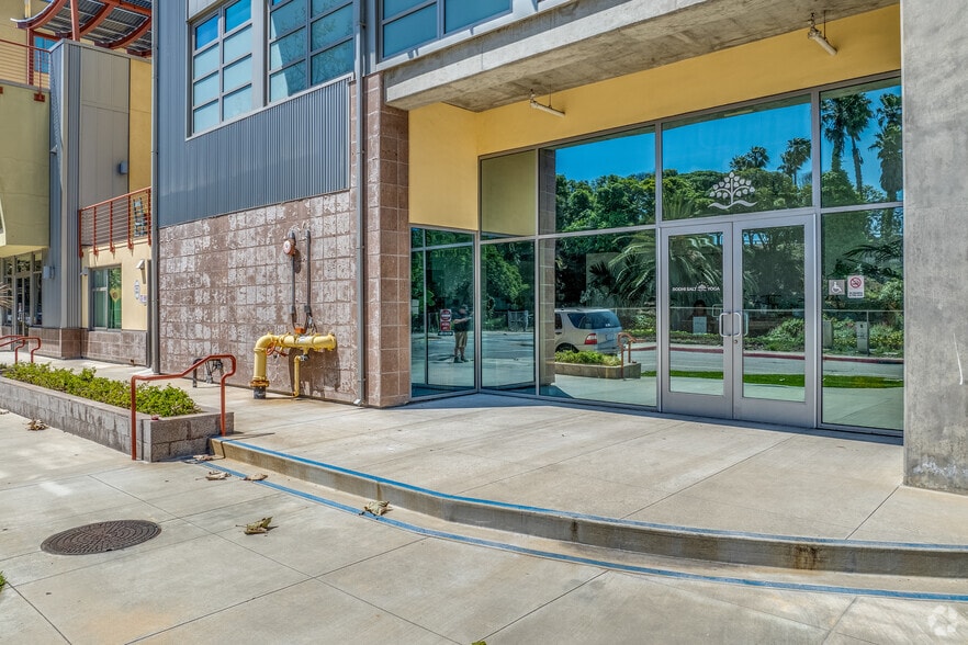 More Photos Of 175 S Ventura Ave, Ventura Apartments For Lease