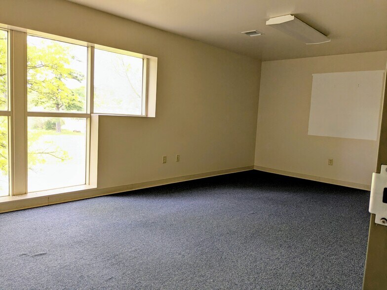 More Photos Of 470 Route 31 N, Ringoes Self Storage For Lease