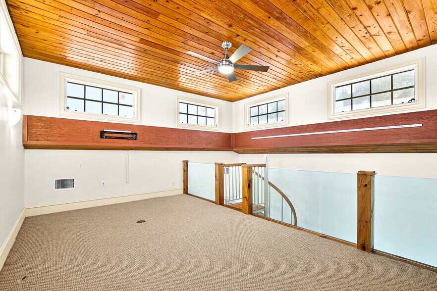 More Photos Of 525 8th St W, Bradenton Office For Sale