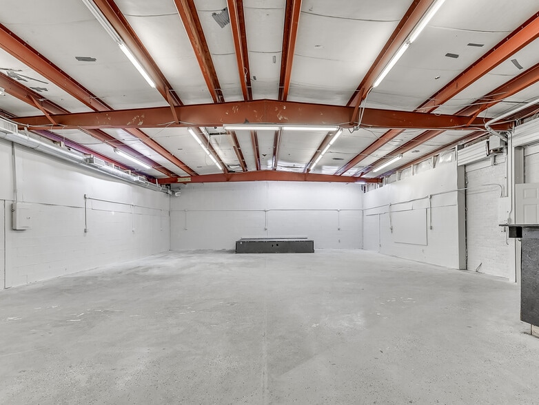 More Photos Of 901 N Virginia Ave, Oklahoma City Manufacturing For Lease