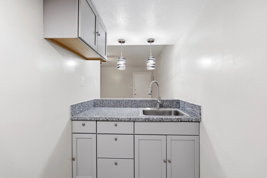 More Photos Of 2189 Baringer Ave, Louisville Apartments For Sale