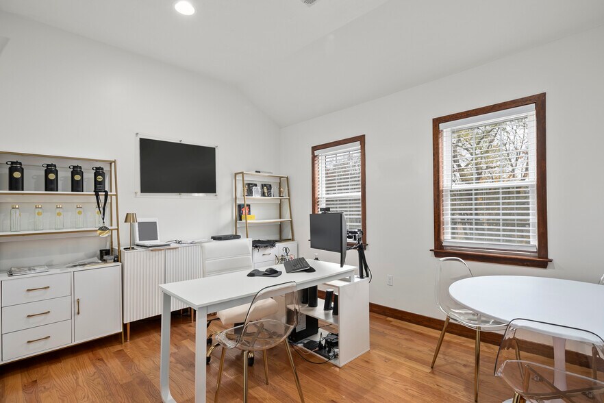 Primary Photo Of 109 Dean St, Taunton Medical For Lease