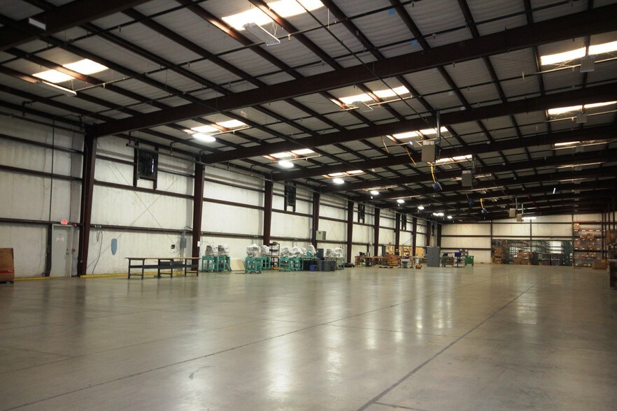 More Photos Of 2938 Brown Rd, Marshall Warehouse For Lease